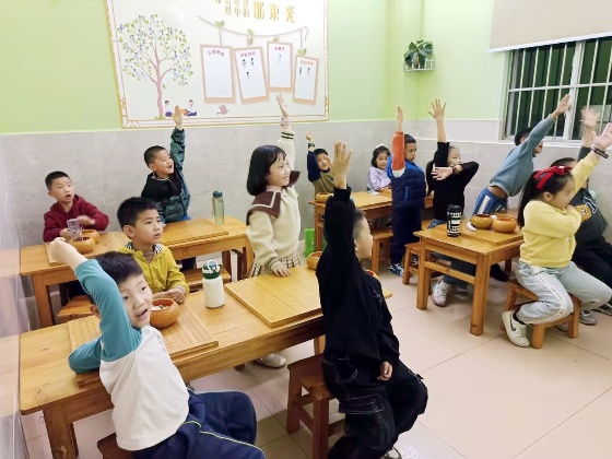 上課照_副本_副本.jpg 上課照_副本_副本.jpg